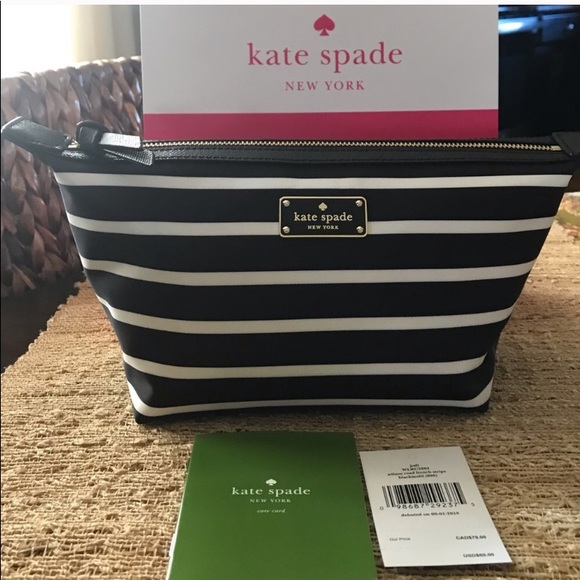 kate spade Handbags - 🌸NWT Kate Spade Make Up Bag